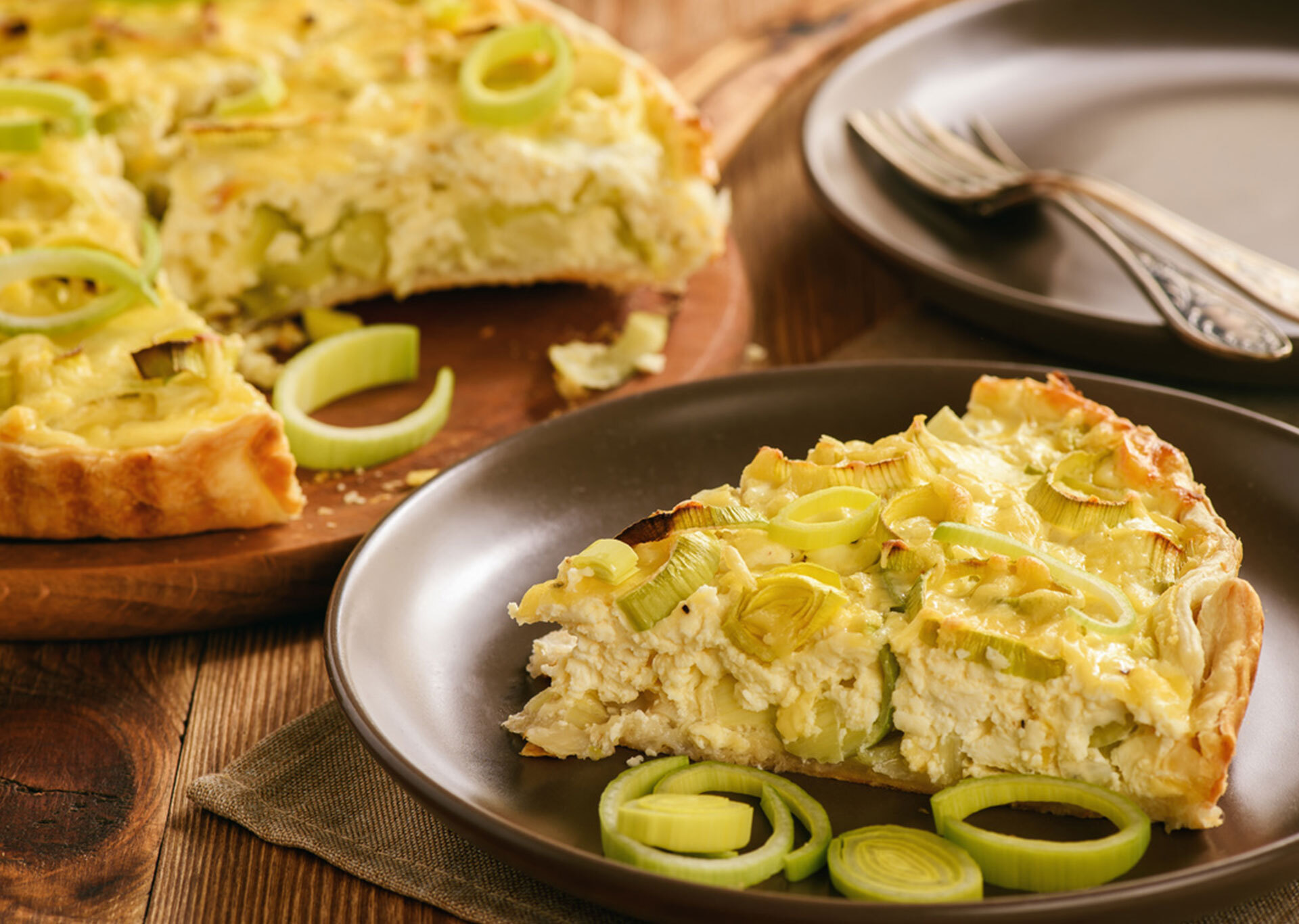 M quiche integral recheada de polenguinho e alho poro